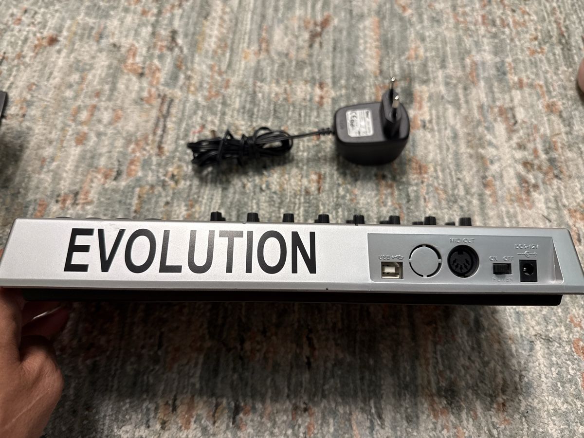 Musikinstrumente: Evolution UC-16 USB MIDI Controller Netzteil guter Zustand – Gebraucht aus Muttenz von acidforce 1
