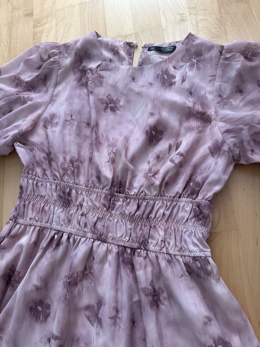 Vestiti: Kleid Lila mit Blumenmuster leicht gebraucht – Usato da Schwarzenbach SG venduto da jel_89zm 1