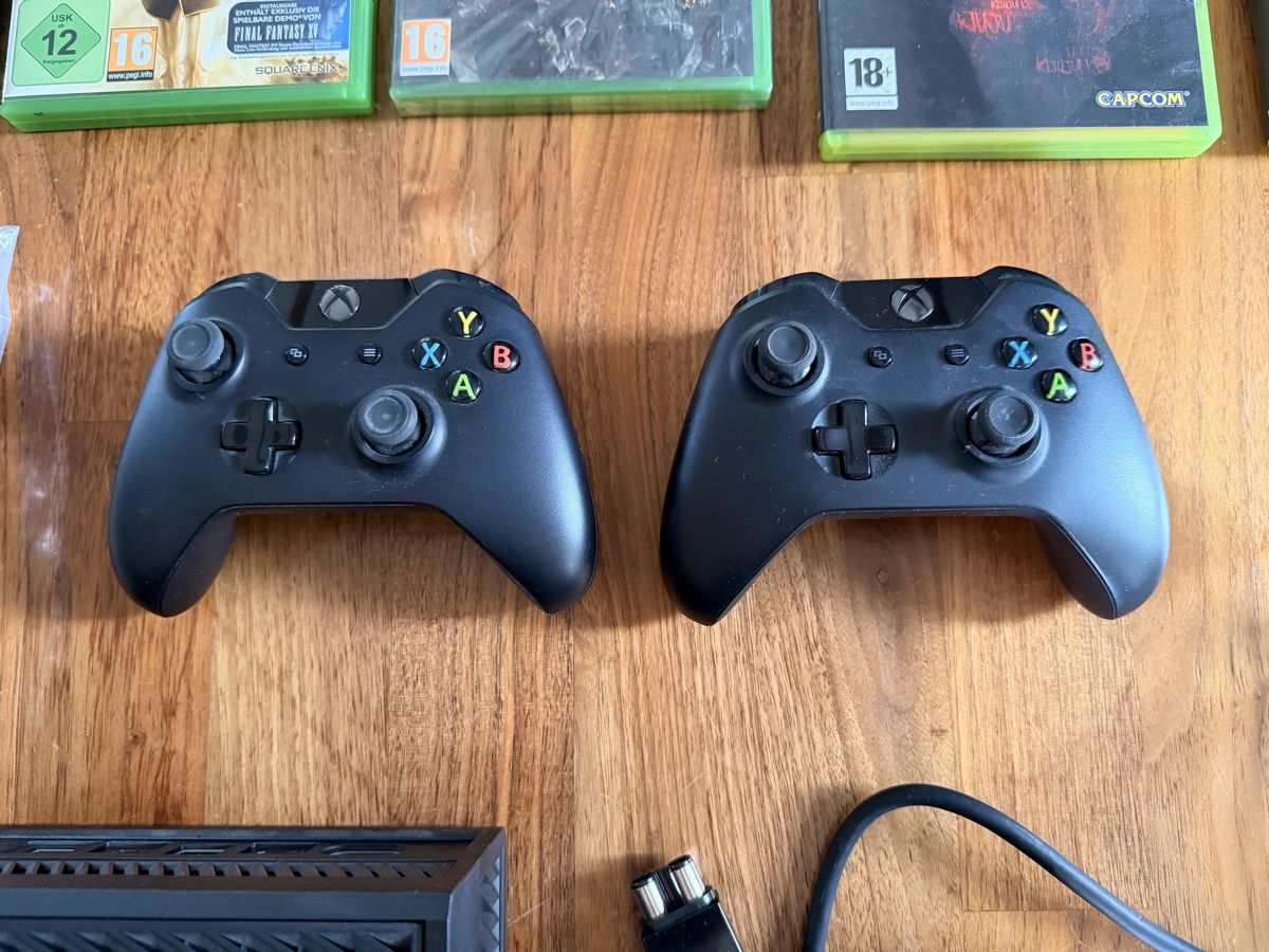 Microsoft Console: Xbox One + 2 Controller + 15 Spiele + Zubehör – Usato da Malters venduto da Sephiroth2th 3