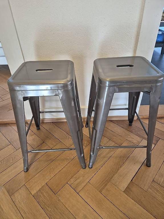 Chaises hautes: 2x Barstuhl metall 60cm – D'occasion à Basel par jul_hr8h