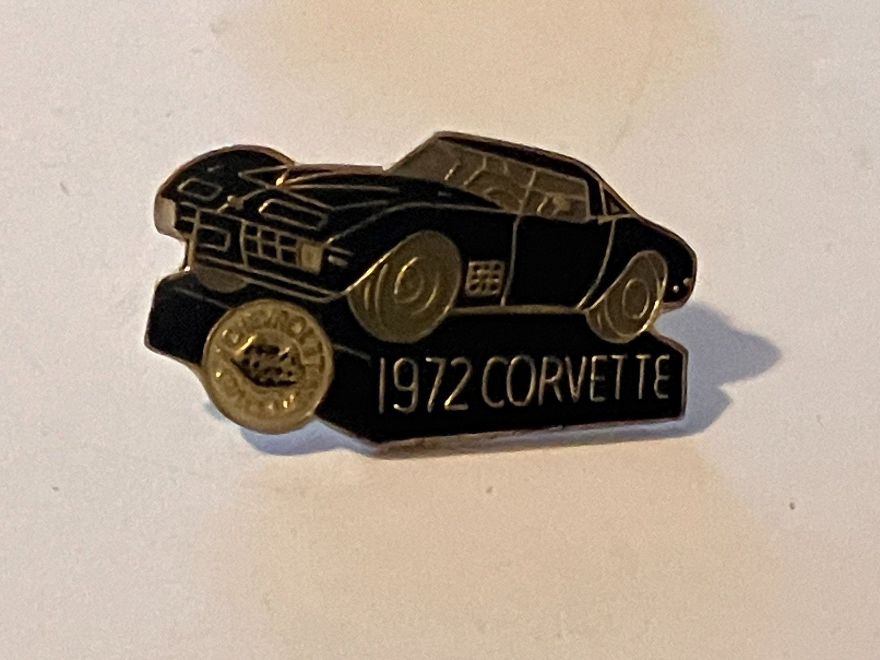 Placchette & Badge: 1 Pin Corvette 1972 – Usato da Basel venduto da djwwpp