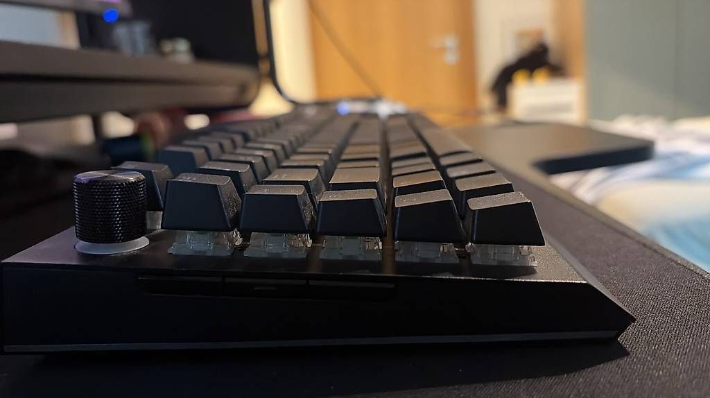 Razer BlackWidow V4 Pro Clavier gaming mécanique RGB (Gebraucht) in ...