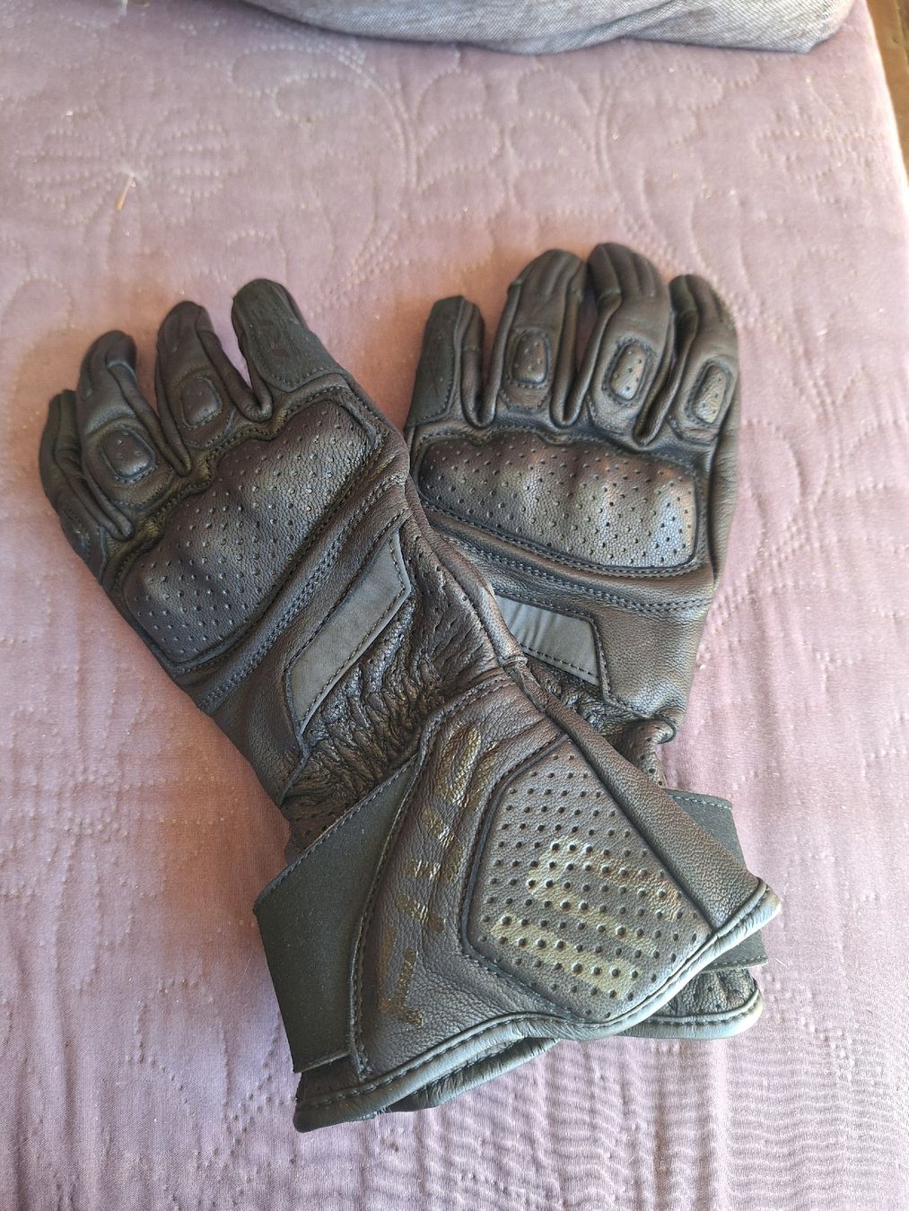 Gants & mitaines : Motorradhandschuhe Damen, Leder mit Protektoren – Neuf (Voir description) à Fischenthal par Irene69