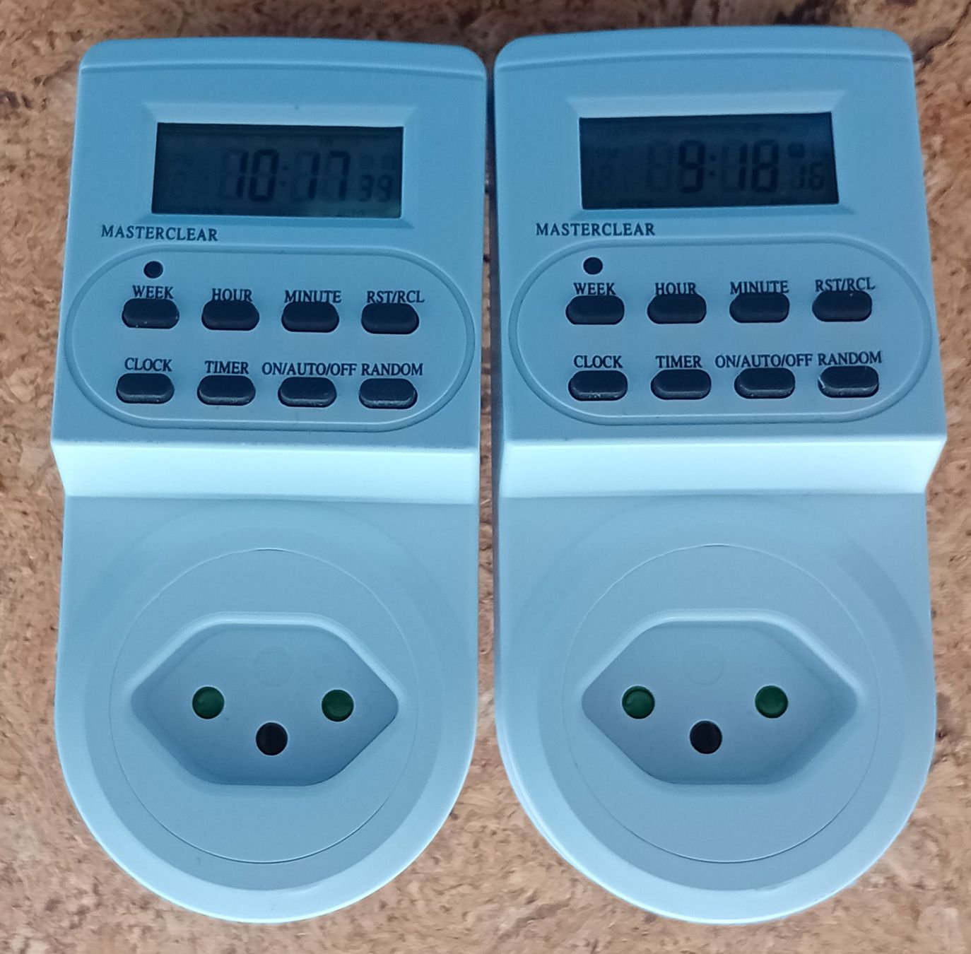 Componenti elettronici: Digitale Wochenschaltuhr Timer Max Hauri Zeitschaltuhr 2 Stk – Usato da Lupfig venduto da Mpalbert