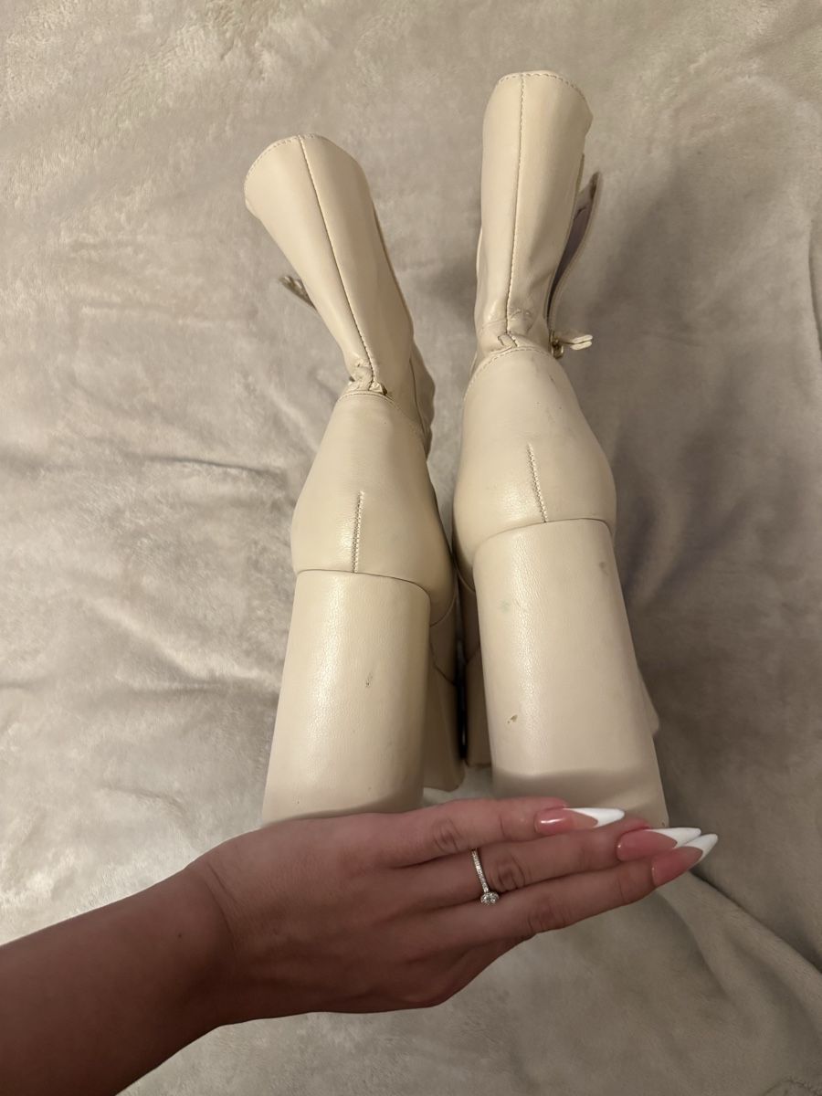 Bottes de soin: Bershka boots – D'occasion à Suhr par iam.deestiny 3