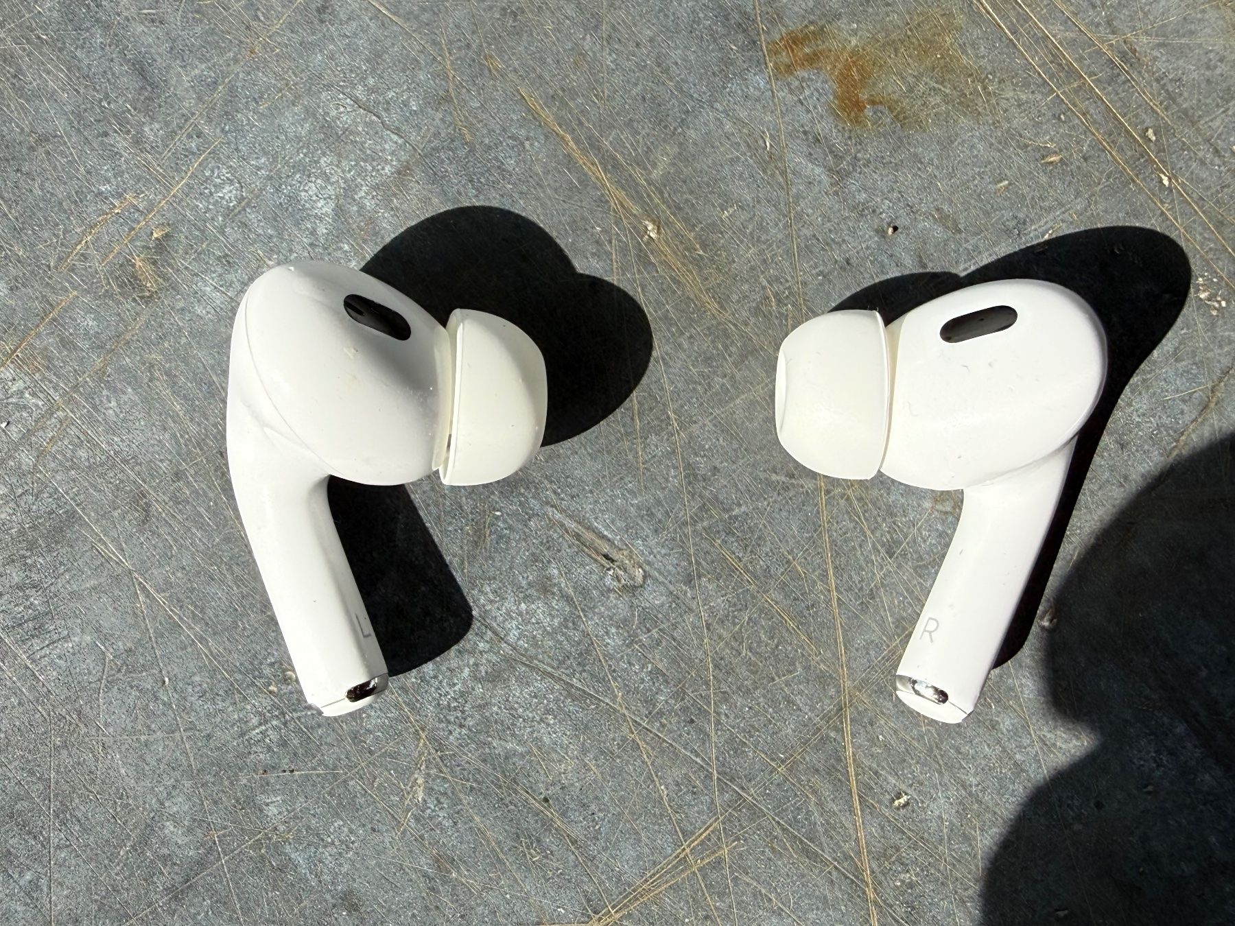 Apple Cuffie: Apple Air Pods Pro2 – Usato da Emmenmatt venduto da simbasalome