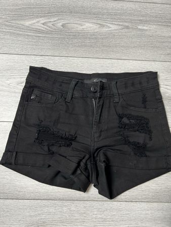Short KanCan noir déchiré