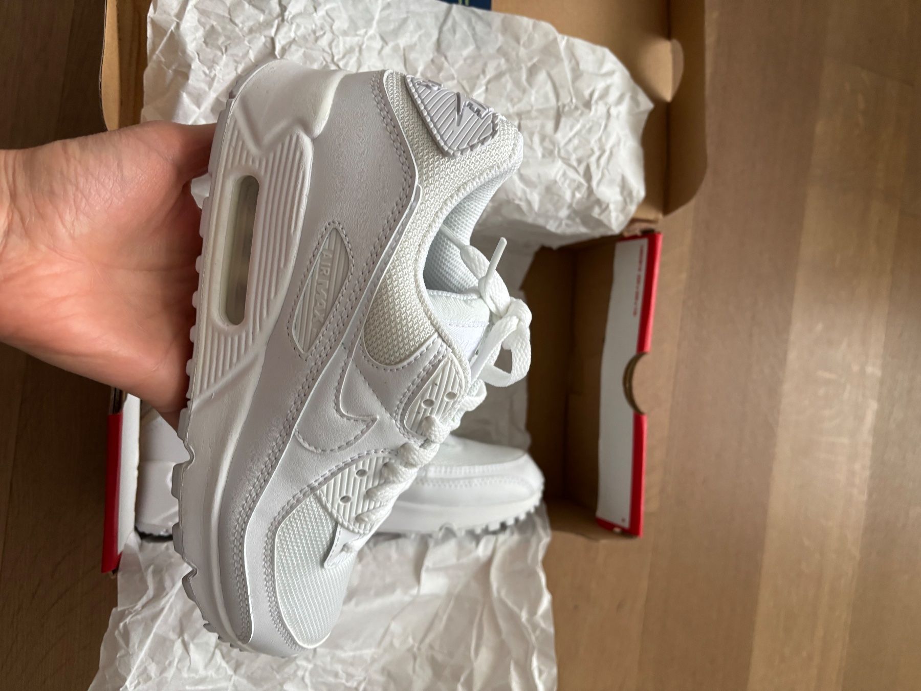 Nike Scarpe da donna: New Nike Air Max 90 Triple White US 7.5 – Nuovo e nell'imballaggio originale da Zürich venduto da ewat 3