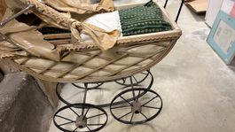 Antiker Puppenwagen