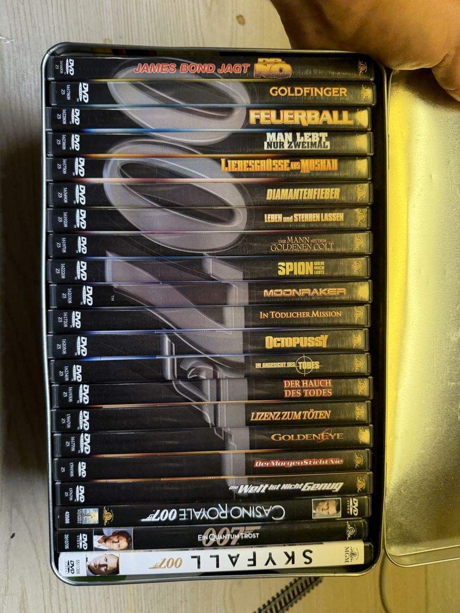 Tutti i DVDs: James Bond dvd 21 Stuck  – Usato da Herzogenbuchsee venduto da ioa_zcm6 5