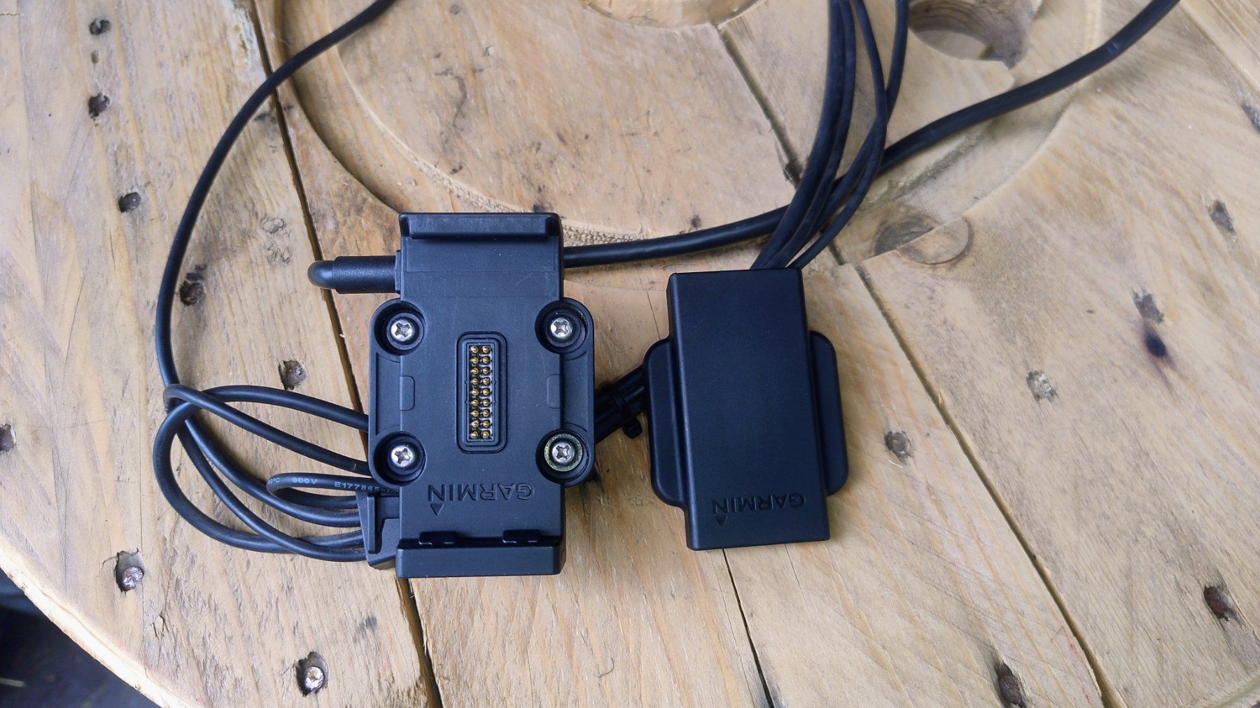 Garmin Supporti a parete: Garmin Zümo Motorradhalterung – Usato da Pfäfers venduto da Tech2