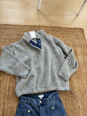 Bershka Pullover grau mit Knopfleiste neu mit Etikett. M