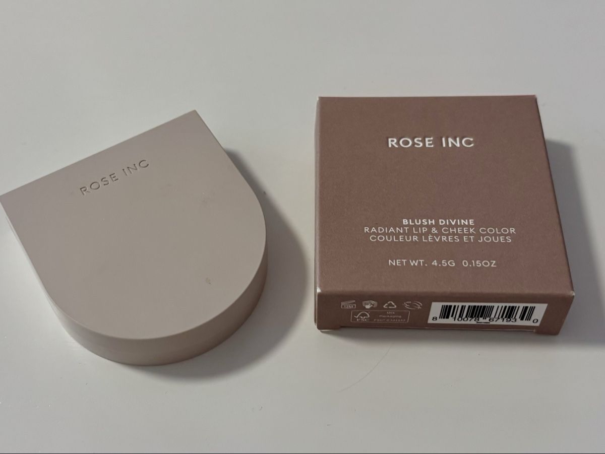 Make-up: Rose Inc Blush Divine Hydrangea – Usato da Baden venduto da Tiffany6878