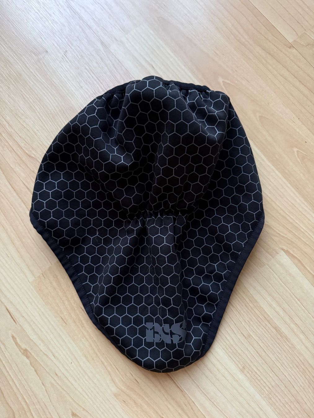 Foulards & écharpes: iXS Halstuch (windabweisend, elastisches Softshell-Material) – D'occasion à Uettligen par Leoniexx