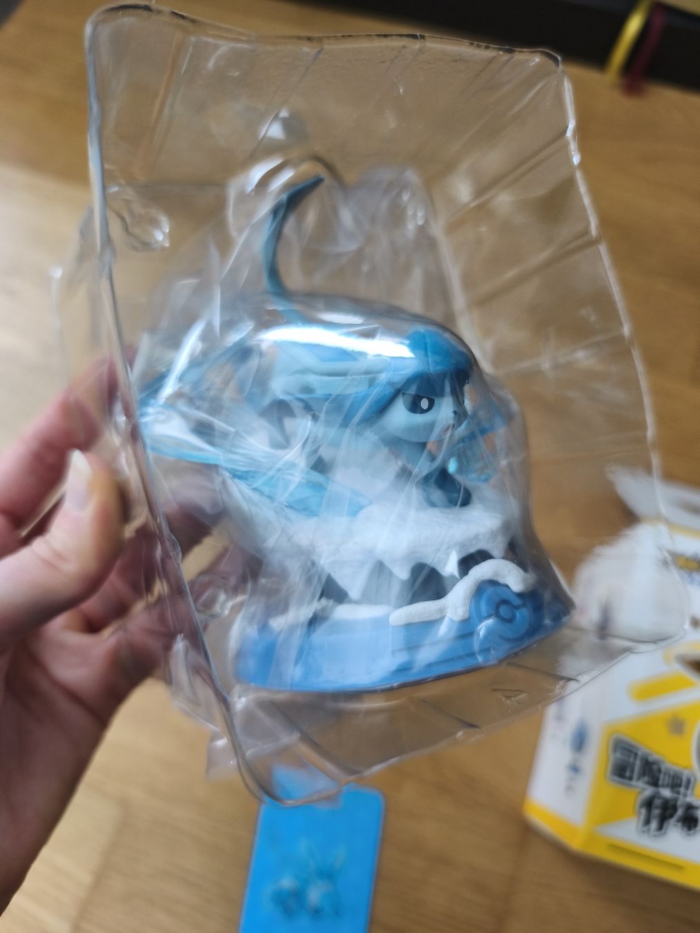 Pokémon Statuette: Glaziola Figur Funism, Neu – Nuovo (secondo la descrizione) da Näfels venduto da ChocolateMuffin 2