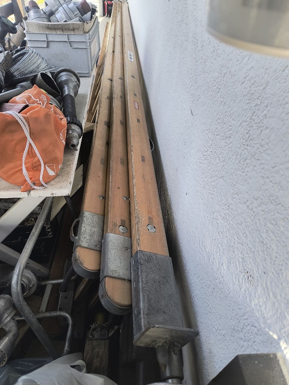 Scale: 3 teilige Schiebeleiter mit 2Beinstütze Ehrsam 14m – Usato da Richterswil venduto da Fega 2