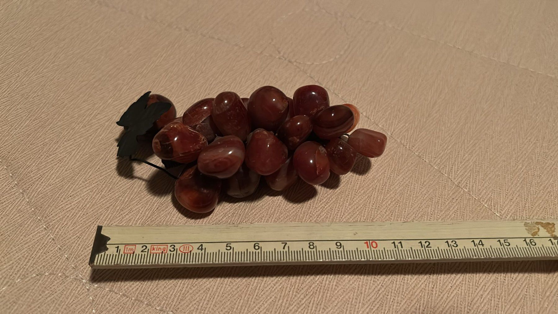 Tutte le decorazioni: Grappolo d'uva in pietre marroni – Usato da Melano venduto da H-Sara 1