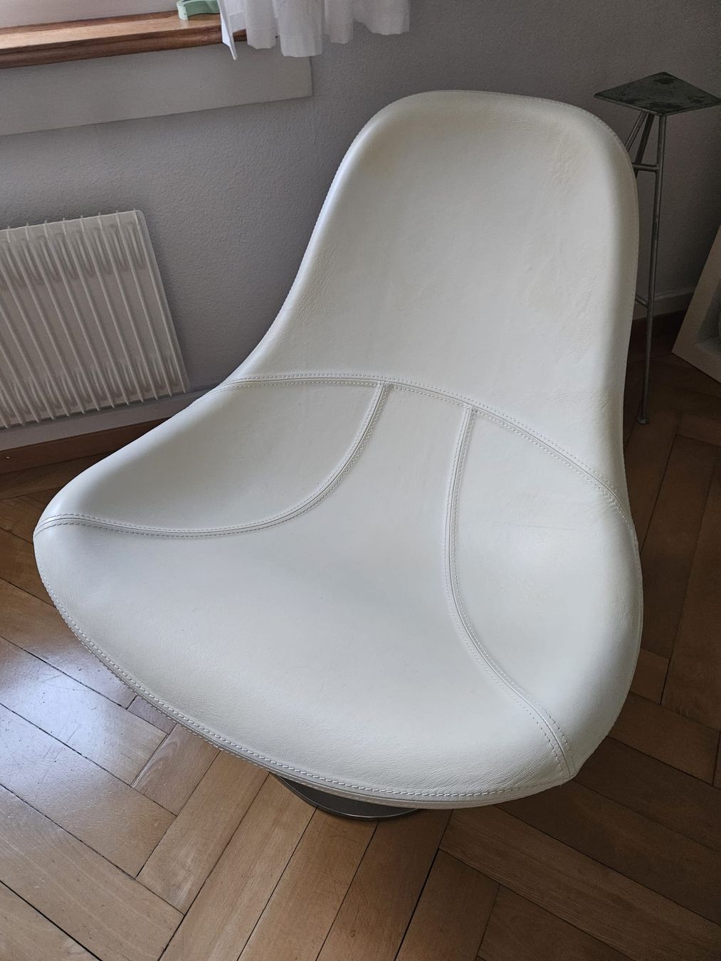 Ikea Poltrone: Eleganter Weisser Drehsessel - Kunstleder – Usato da Zürich venduto da Lor_kcq8 2