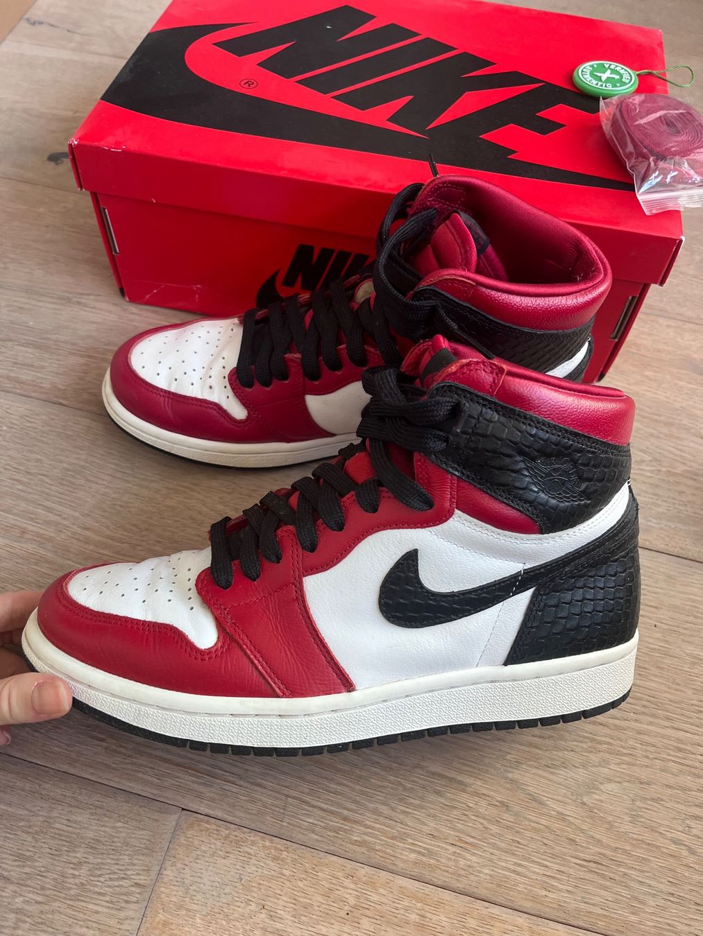 Jordan Scarpe da uomo: Jordan 1 Satin Snake – Usato da Wettingen venduto da emi_8ql9 4