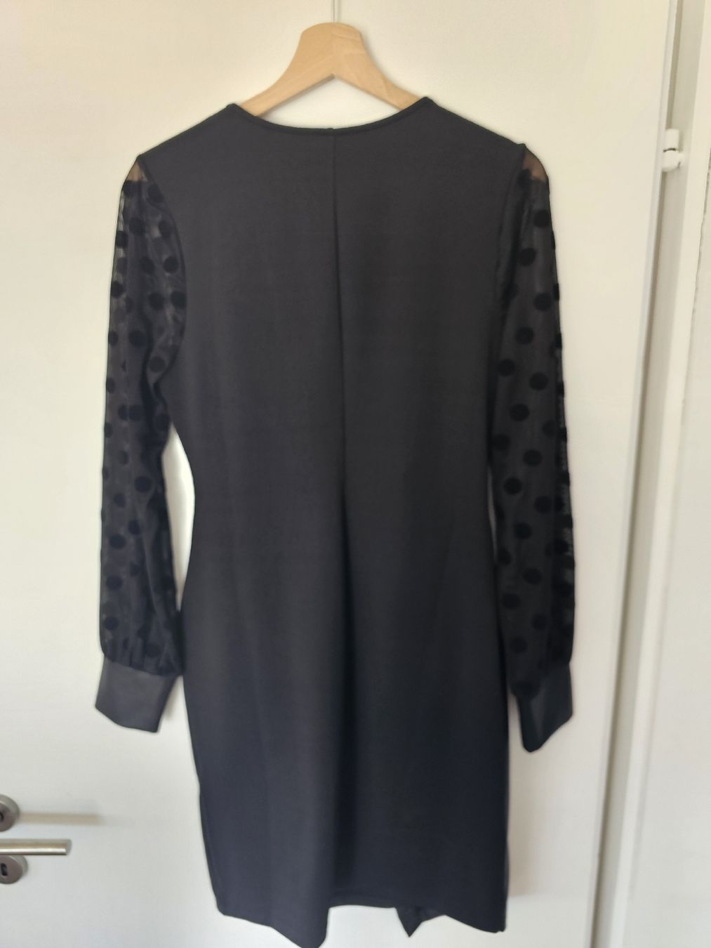 Kleider: Abendkleid schwarz Gr.40 – Gebraucht aus Wallenwil von elk_b5qn 1