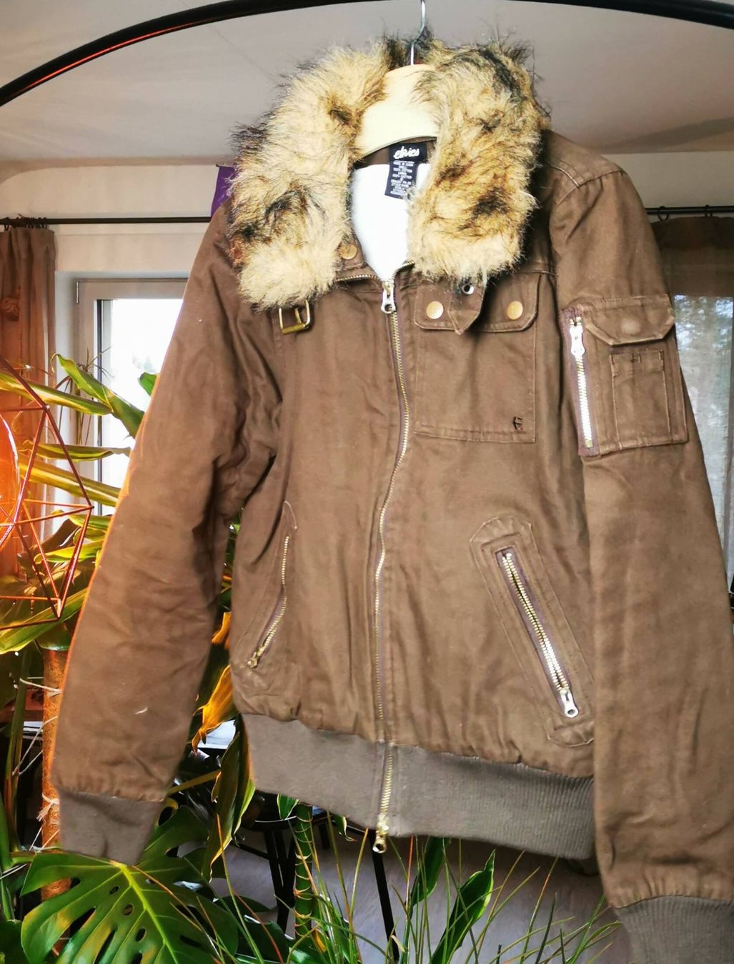 Jacken: Etnies Winterjacke, Braun, Kunstfell Kragen - S – Gebraucht aus Wettingen von JasminL92-2