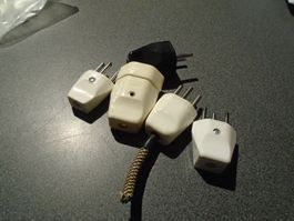 Stecker 5 Stück, verschieden
