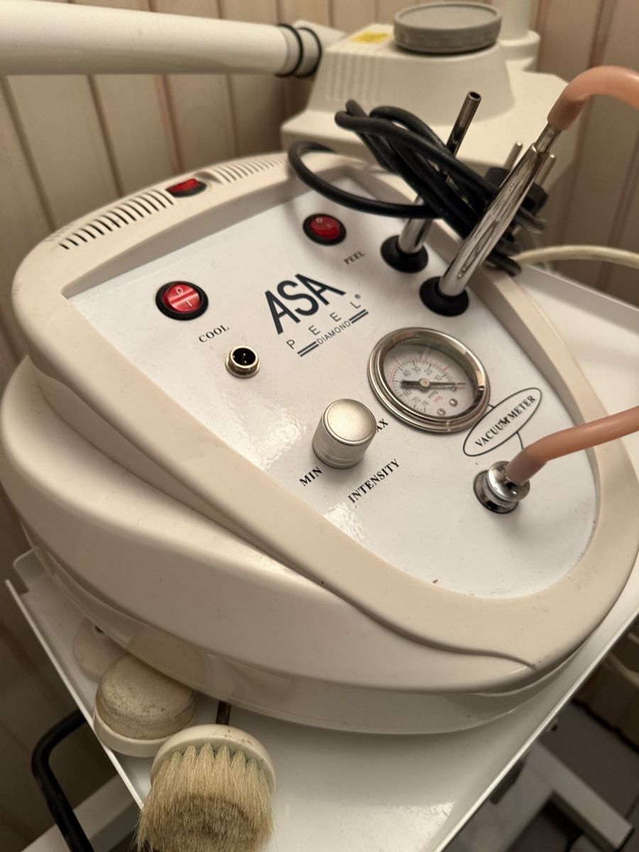 Appareils médicaux: ASA Peel Diamond - Professionelles Microdermabrasionsgerät – D'occasion à Bottighofen par inf_988w 1