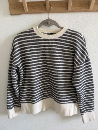 Zara Pullover mit Streifen in Dunkelblau und Weiß