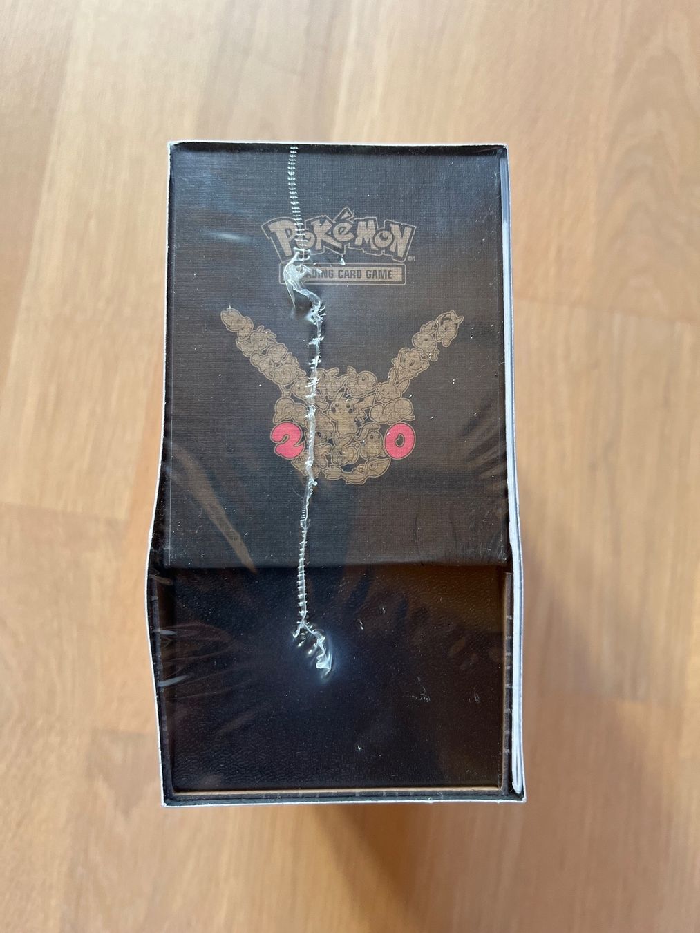 Pokémon Sammelbilder & Trading cards: POKEMON GENERATIONS ETB ELITE TRAINER BOX 20TH ANNIVERSARY – Neu und originalverpackt aus Locarno von  4