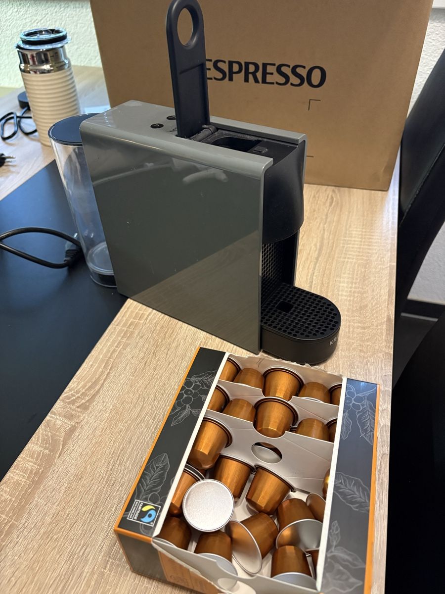 Nespresso Macchine per caffè & Macchine per espresso: Nespresso Kapselmaschine – Usato da Uetendorf venduto da 19patrick95