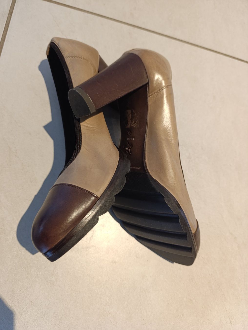 Scarpe da donna: Pumps Calpierre – Usato da Frick venduto da atr_wf8r 1