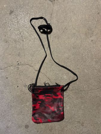 Umhängetasche Klein-Hoodbags Camouflage rot