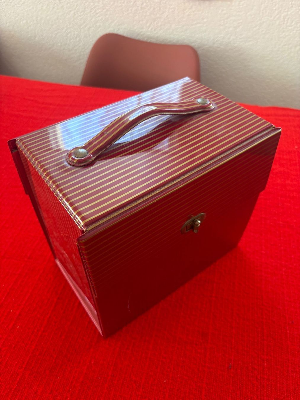 Altro in Decorazioni & Accessori: Boite pour 45's / 45 Singles Storage Box, 1960s – Usato da Crans VD venduto da ala_gfv9 1