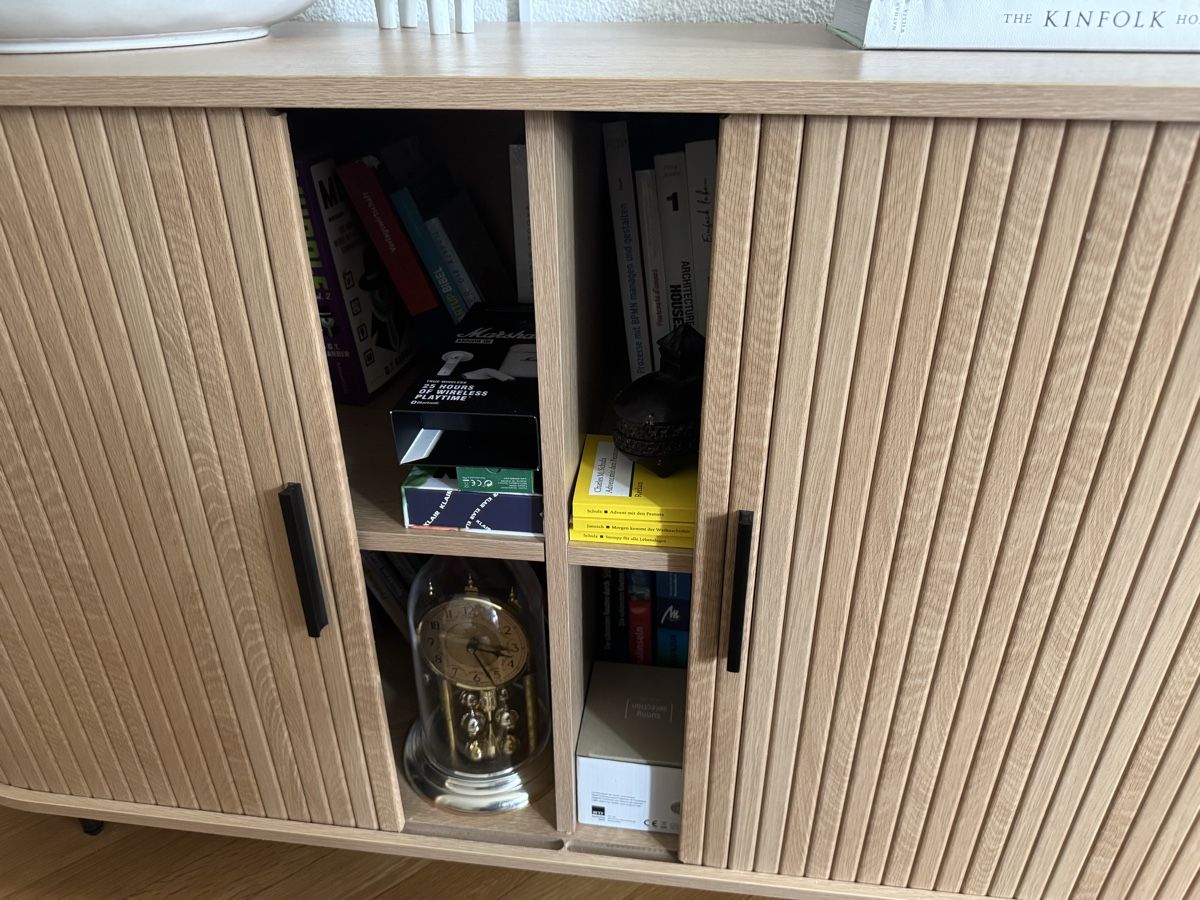 Cassettiere: Sideboard Eiche Rillenfront, neuer Zustand – Nuovo (secondo la descrizione) da Bern venduto da lija05 6