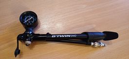 Dämpferpumpe B'Twin 940 mit Manometer
