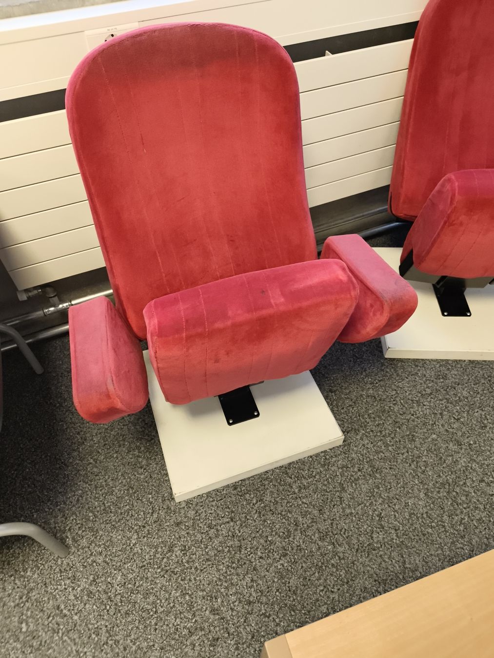 Stühle: Kinostühle – Gebraucht aus Buchs SG von Aendreu 1