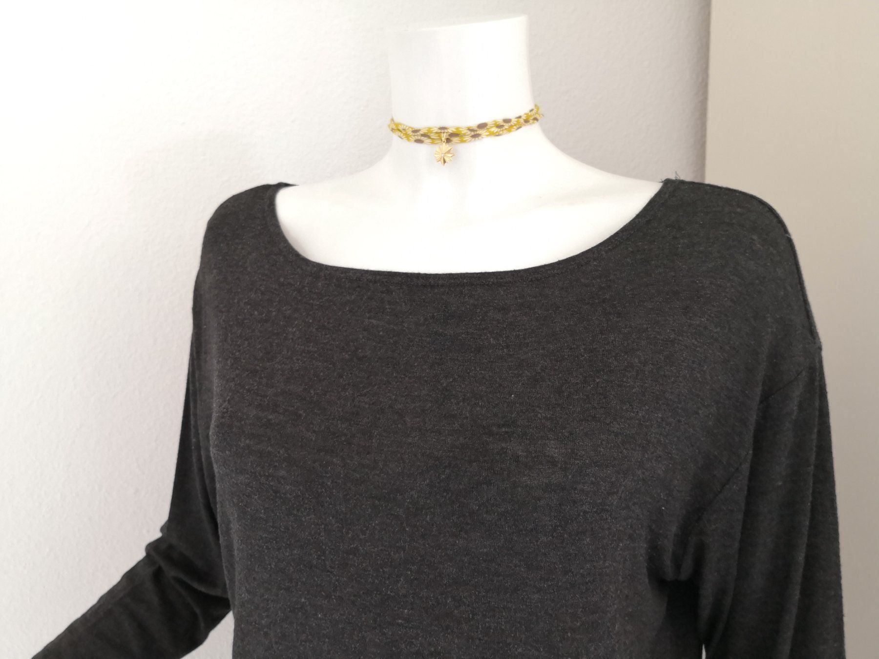 Mango T-shirt: 🤩MANGO LANGARM T-SHIRT ANTRAZIT & PRADA P – Usato da Olten venduto da Naja-Twins-Twins 4