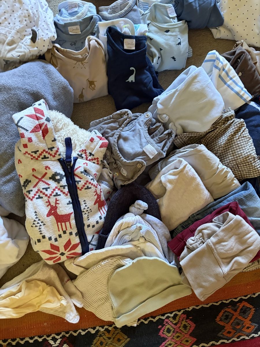 Lots de vêtements: Kleiderpaket Junge/ Unisex Gr. 62/68 – D'occasion à Zürich par nepaprocella 3