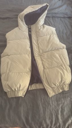 Warme Weste mit Kapuze, beige, ideal für den Übergang!