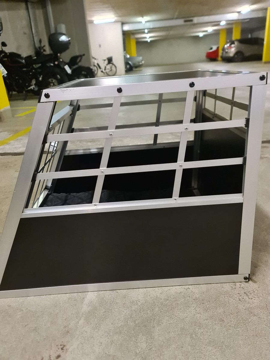 Cages, transport & sécurité: Hundetransportbox – D'occasion à Wetzikon ZH par eli_kg9j 1