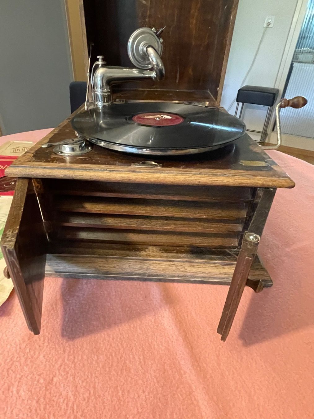 Plattenspieler: Grammophon Getzmann mit Schellackplatten – Gebraucht aus Binningen von Raymanfisch 3