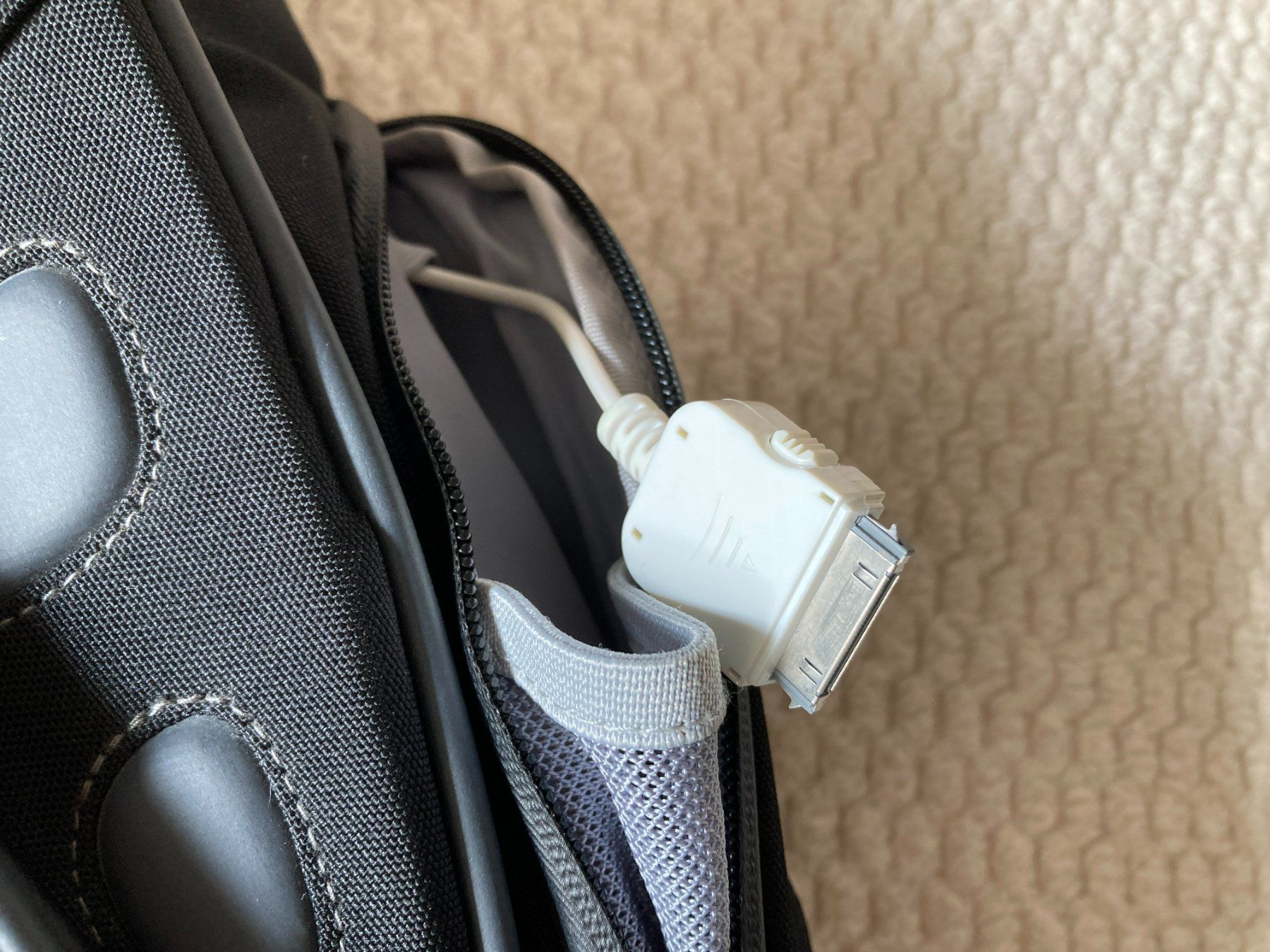 Koffer & Taschen: Aktentasche Schwarz mit Laptophülle, Top Zustand – Neu (gemäss Beschreibung) aus Küsnacht ZH von PLZoll 9