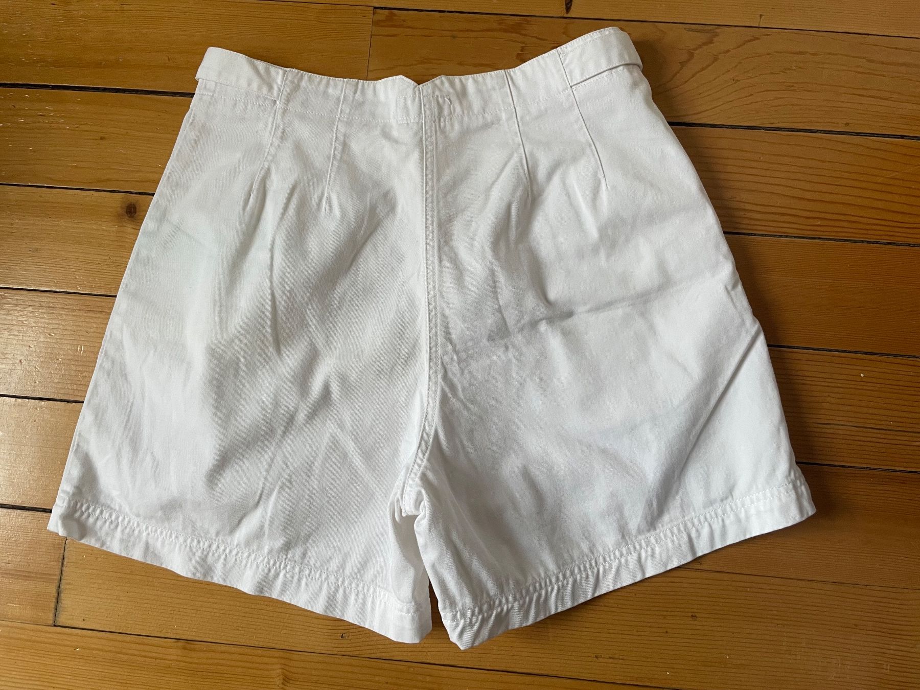 Pantaloni: Short blanc taille haute – Usato da Vevey venduto da elodie_mj 2