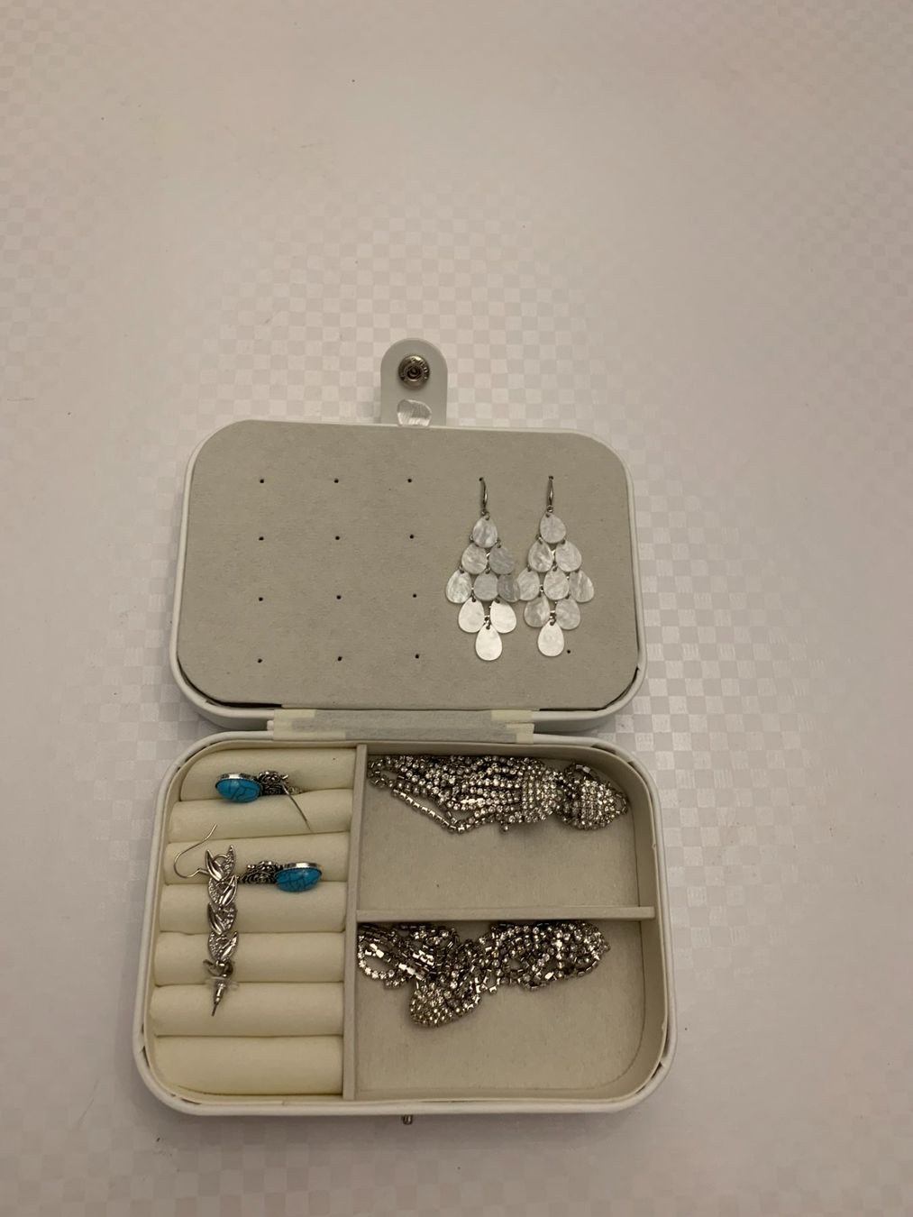 Portagioie: Schmuckbox mit farbigen Steinchen – Nuovo e nell'imballaggio originale da Niederwangen BE venduto da gerberso 1