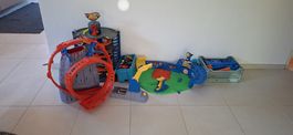 Hot Wheels Mega Garage und Monster Trucks Set gebraucht