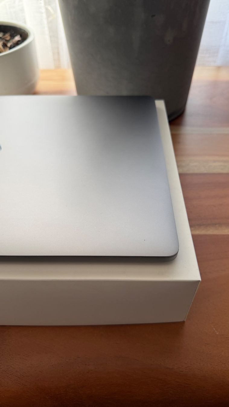 Apple Notebook: MacBook Pro 15" mit Touchbar, grau, 500GB SSD, Dezember 2016 – Usato da Domat/ Ems venduto da saren92 3