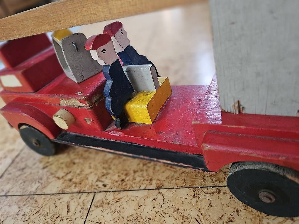 Veicoli per bambini: Vintage Holz Feuerwehrauto – Usato da Würenlingen venduto da grizzlyne1 2