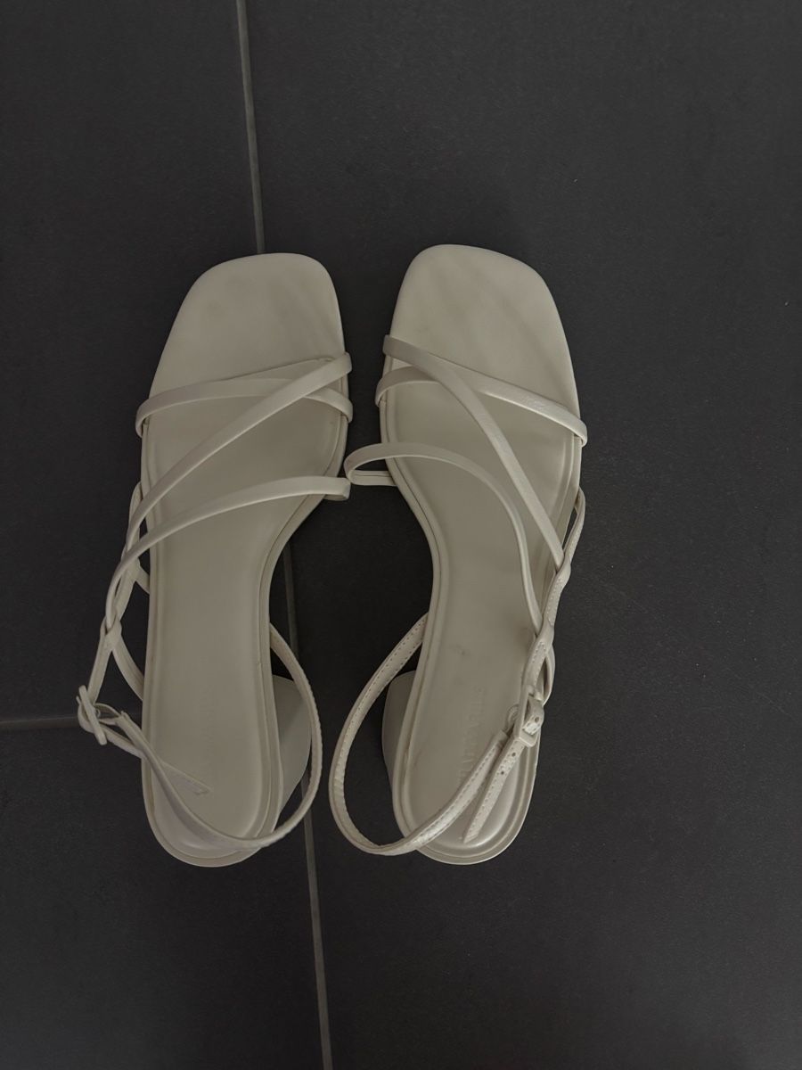 Stradivarius Chaussures femmes: Sandalen Stradivarius – D'occasion à Alchenflüh par flower_xx 2