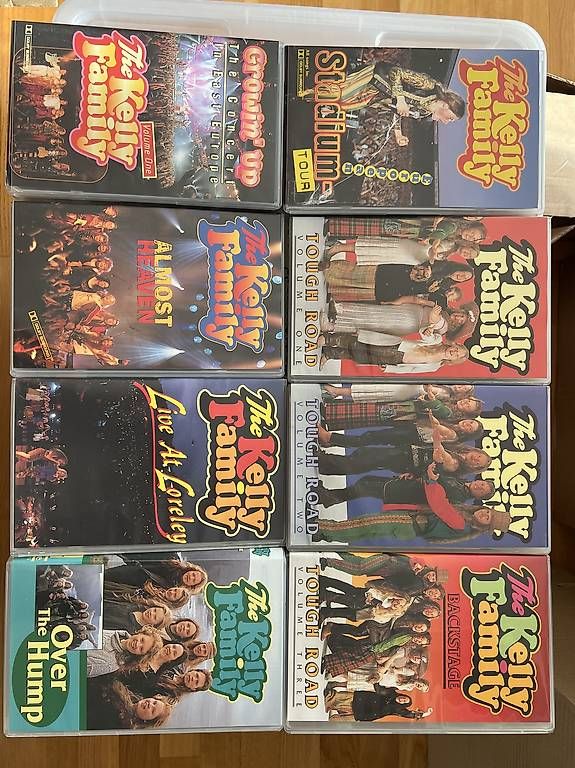 Tutti i VHS: Kelly Family 8 VHS Sammlung  – Usato da Ehrendingen venduto da Veiga 1