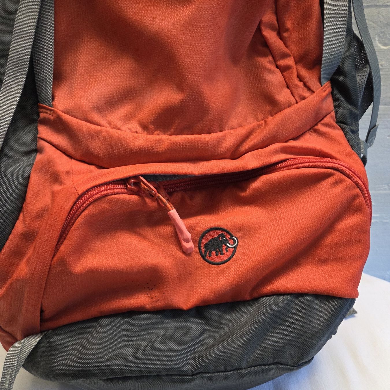 Mammut Zaini: Mammut Rucksack und Leki Wanderstöcke.. – Usato da Stans venduto da Ducati16 7